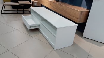 Тумба ТВ Агата М5 Белый (Комфорт) в Урае - uraj.mebel-e96.ru