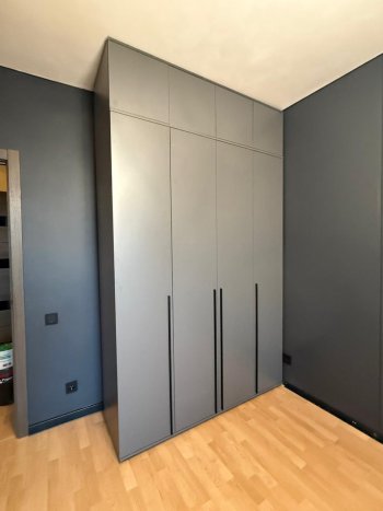 Шкаф 1600 мм 4-х створчатый Норд с антресолью графит (Миф) в Урае - uraj.mebel-e96.ru