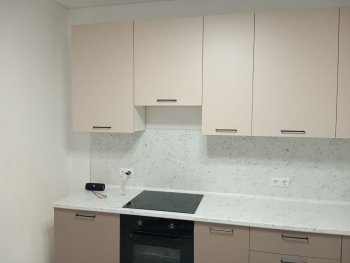 Кухонный гарнитур высокий Латте 3000 мм, Стол. 26 мм в Урае - uraj.mebel-e96.ru